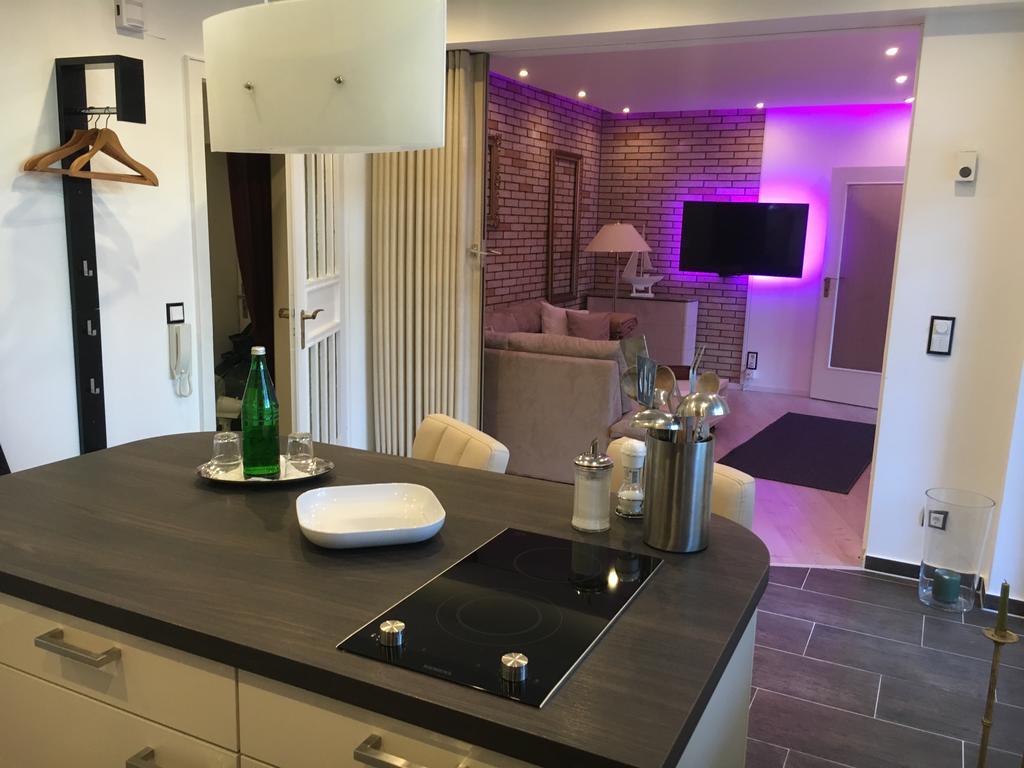 Messe Ferienwohnung Duesseldorf Oberkassel Buitenkant foto