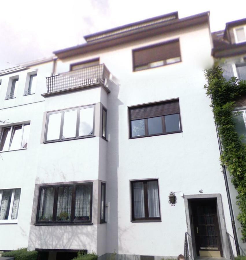 Messe Ferienwohnung Duesseldorf Oberkassel Buitenkant foto
